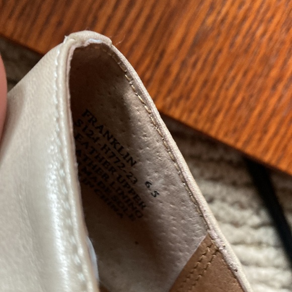 MIZ MOOZ FRANKLIN healed lace up bootie. Two tone leather. Size 6.5. - Picture 6 of 12